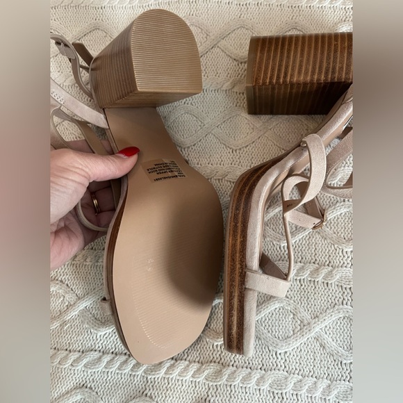 Steve Madden Tan Strappy Block Heels Suede women’s size 10 - Picture 9 of 14